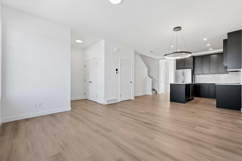 7027 Rangeview - Thumbnail 8