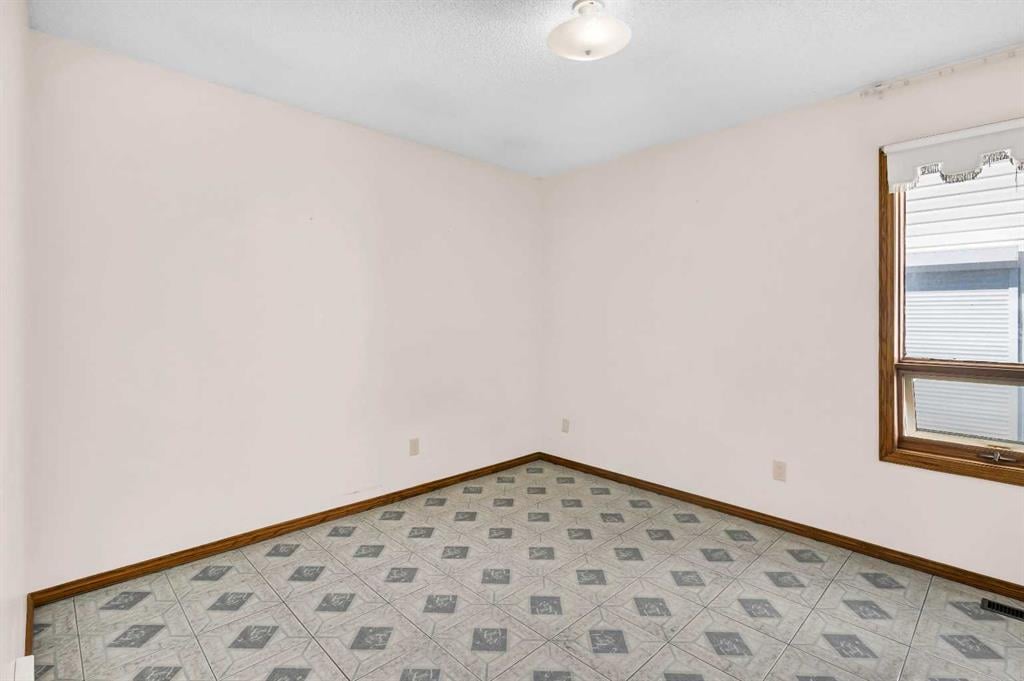 125 Edgebrook - Thumbnail 5