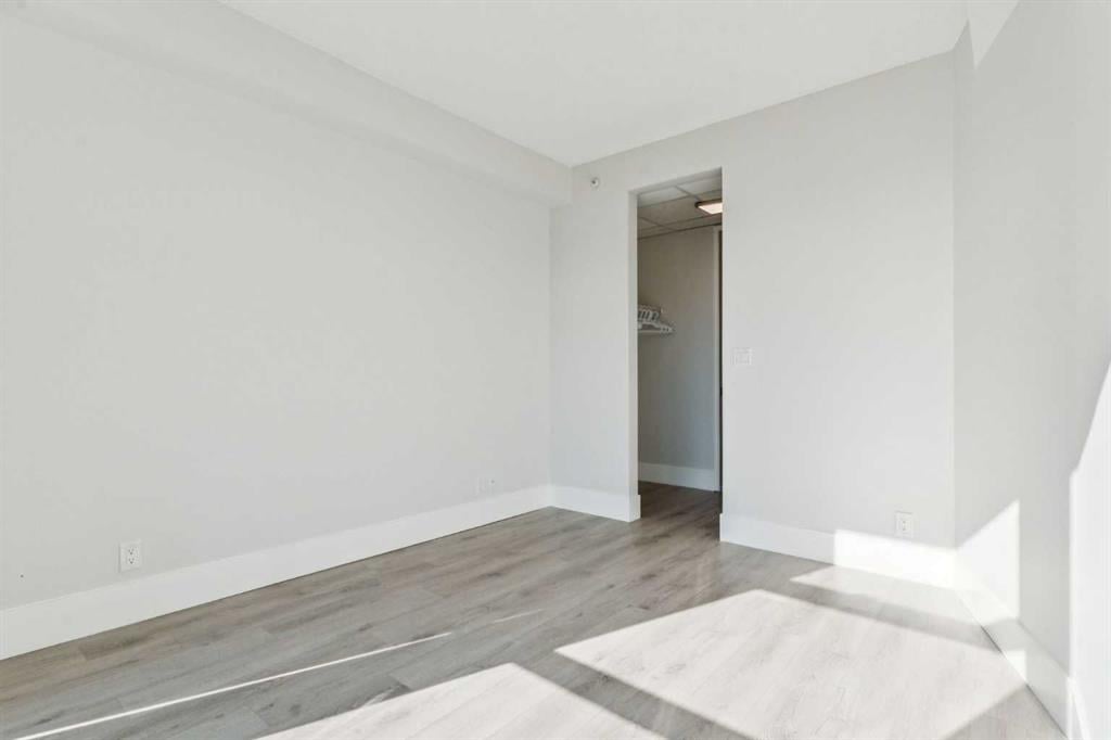 205 Riverfront - Thumbnail 5