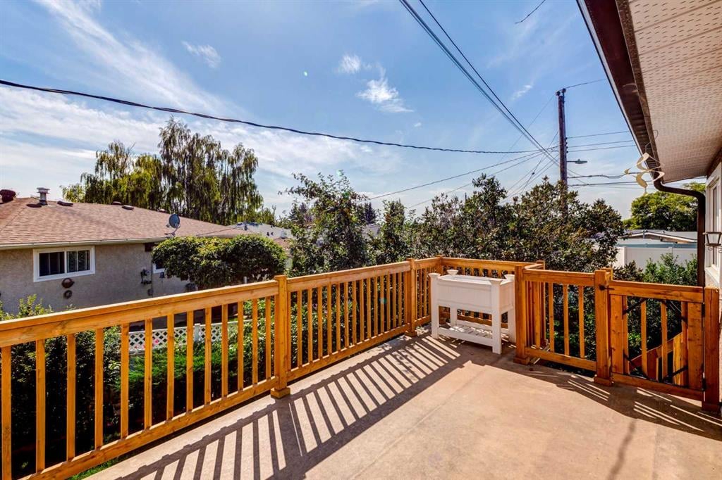 923 Middleton - Thumbnail 2