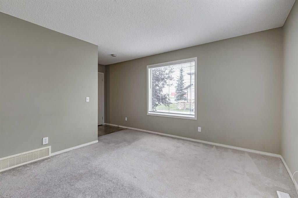 501 Saddlecrest - Thumbnail 4