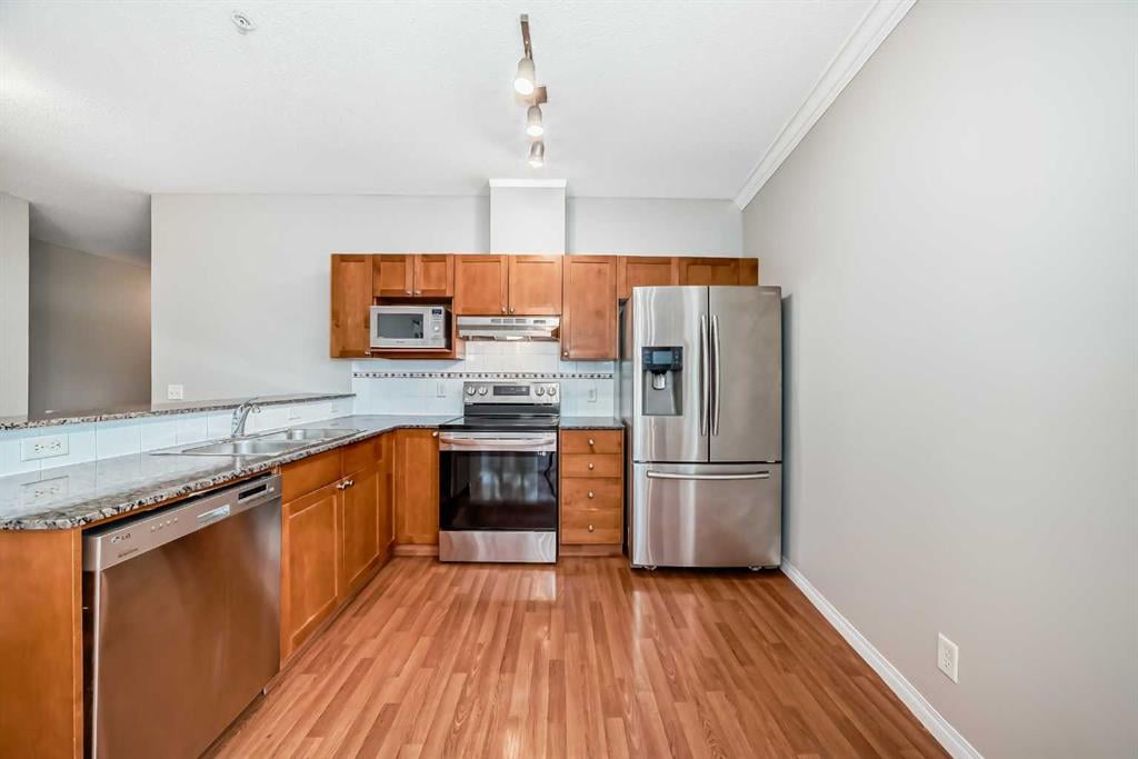 333 Riverfront - Thumbnail 5
