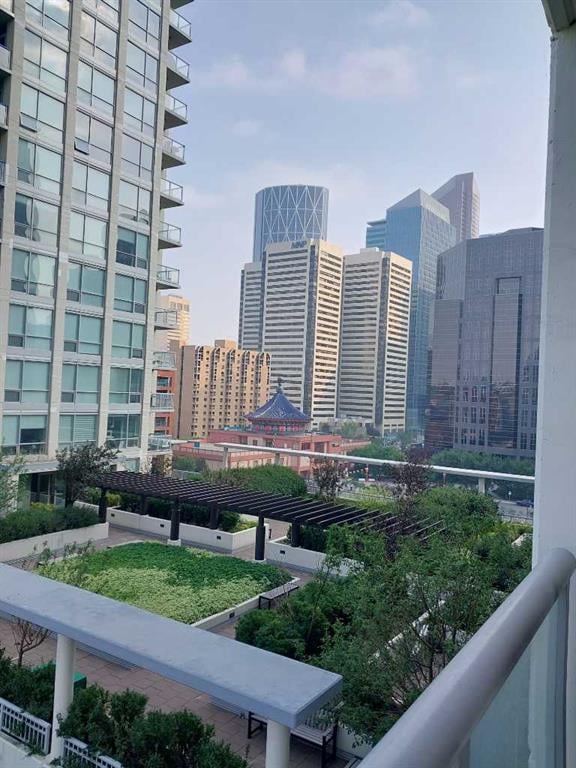 222 Riverfront - Thumbnail 3
