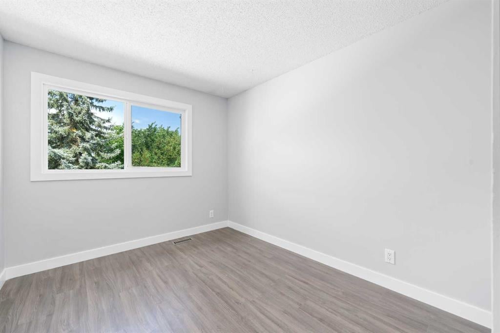 142 Woodmont - Thumbnail 2