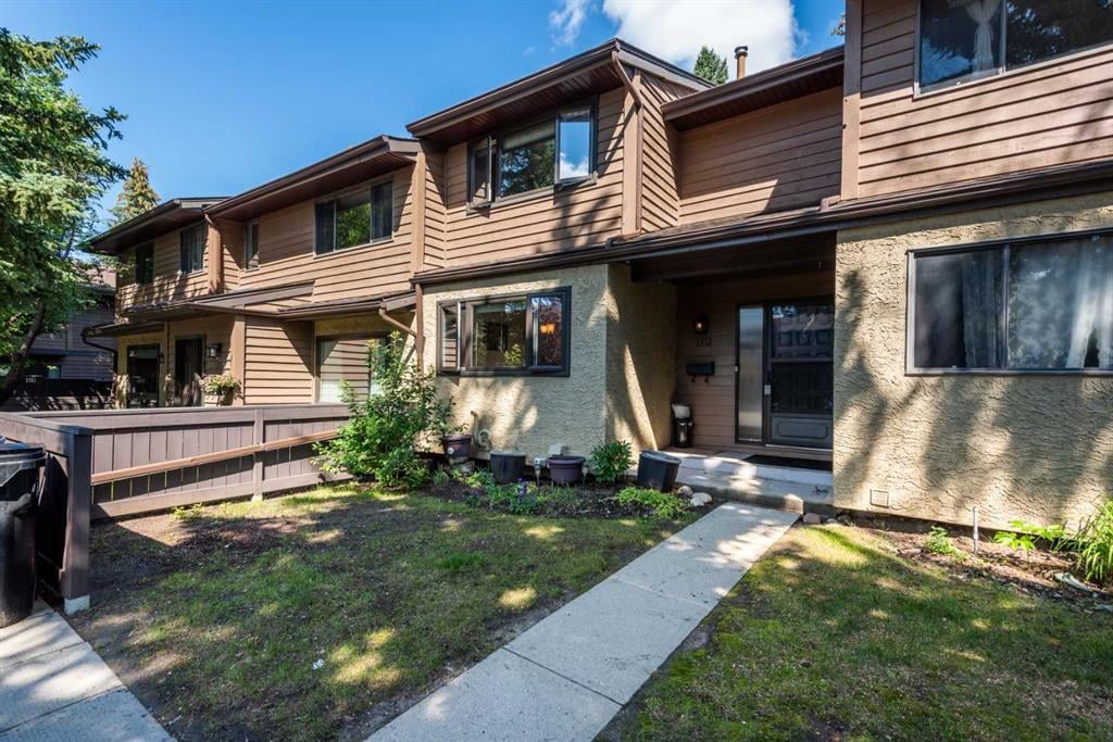 2300 Oakmoor - Thumbnail 1