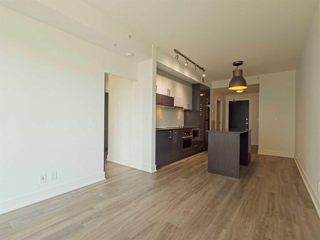 550 Riverfront - Thumbnail 8