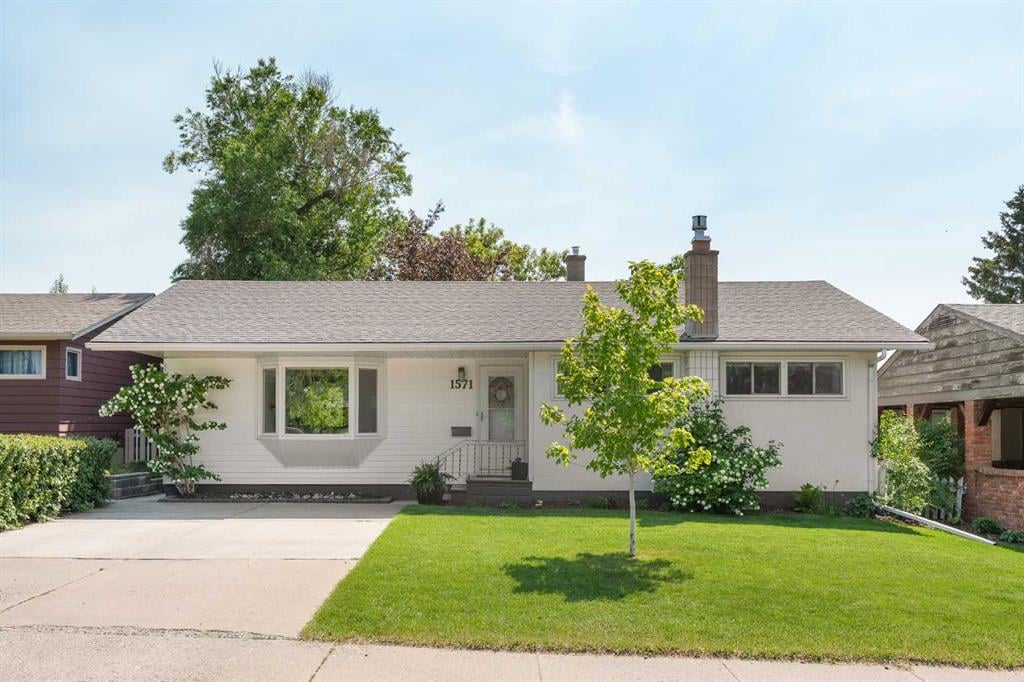 1571 Windsor - Thumbnail 1