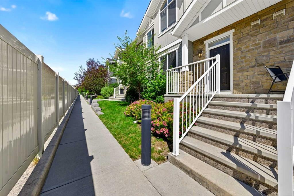 523 Evanston - Thumbnail 6