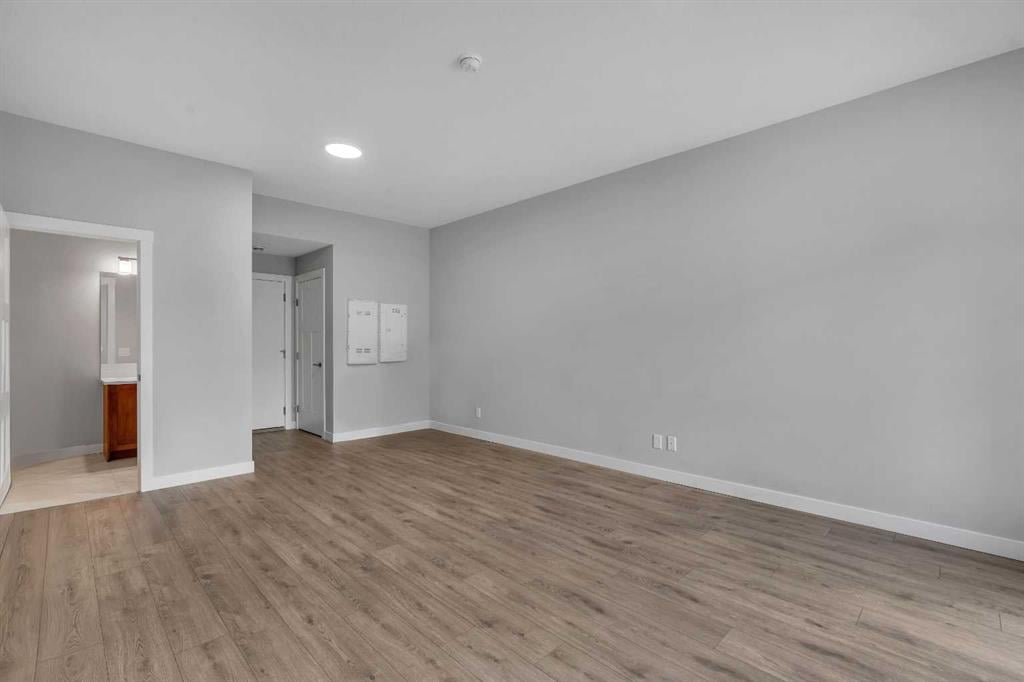853 Cranston - Thumbnail 5