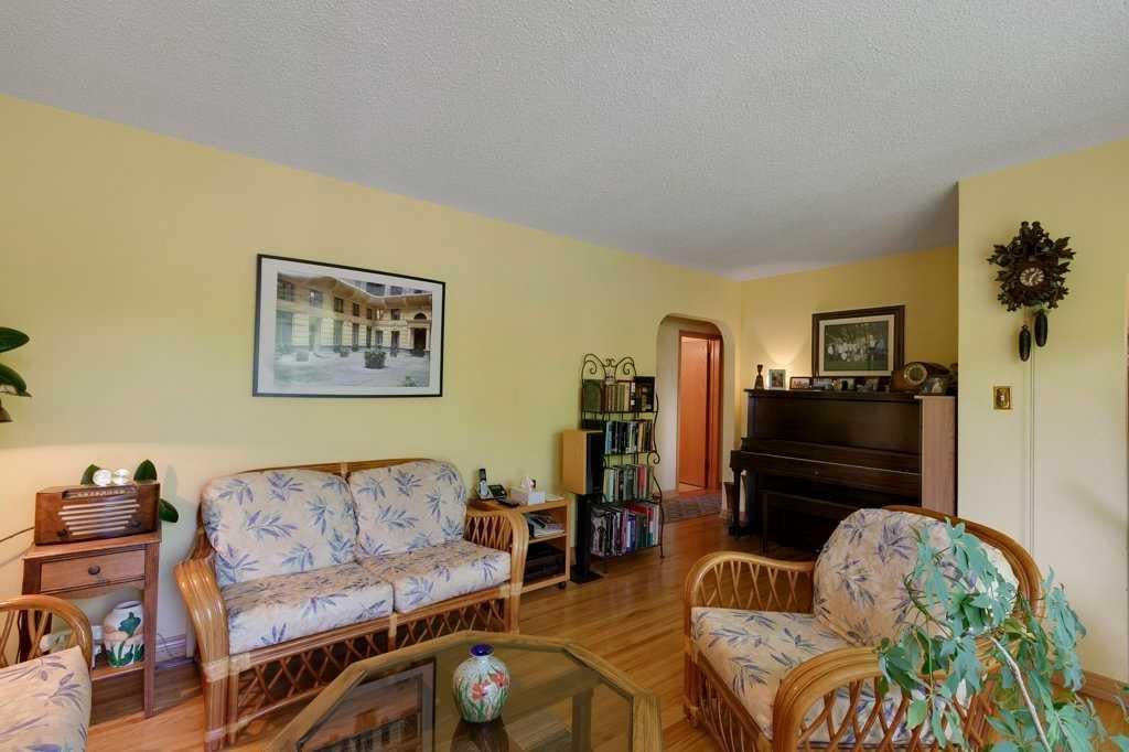 2623 Glencastle - Thumbnail 2