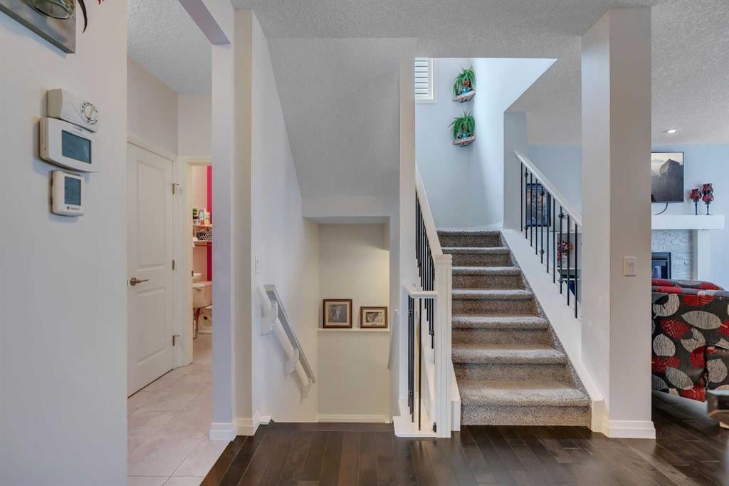 223 Auburn Meadows - Thumbnail 2
