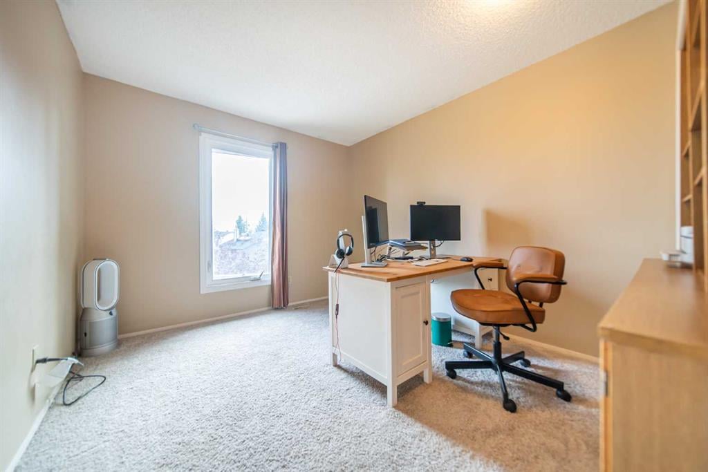 185 Woodridge - Thumbnail 3