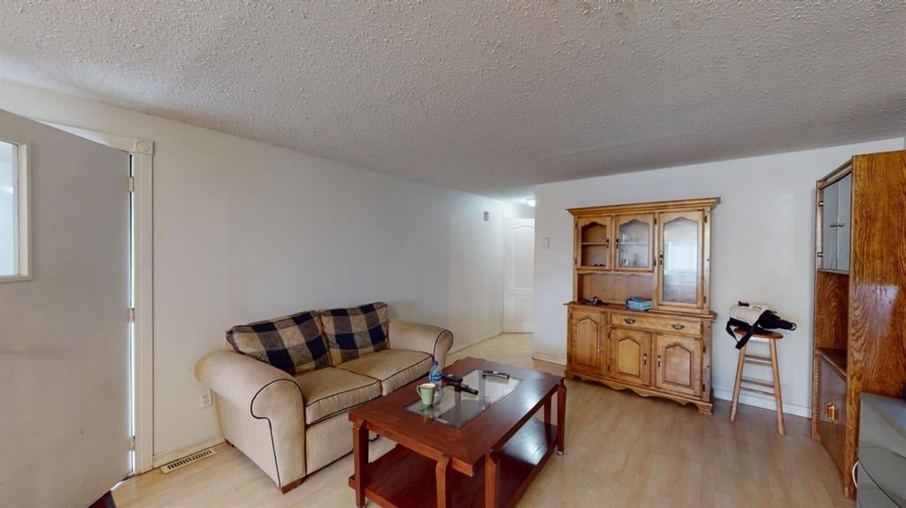 301 Grenfell - Thumbnail 4