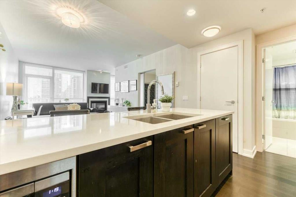 222 Riverfront - Thumbnail 8