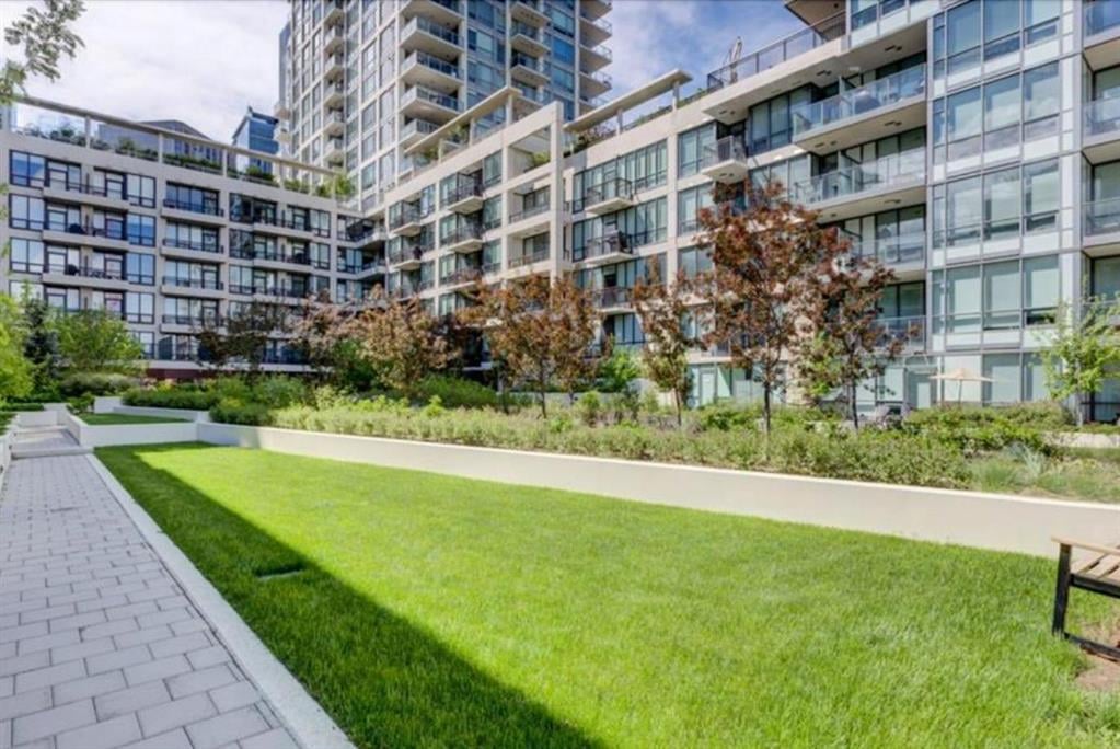 222 Riverfront - Thumbnail 2