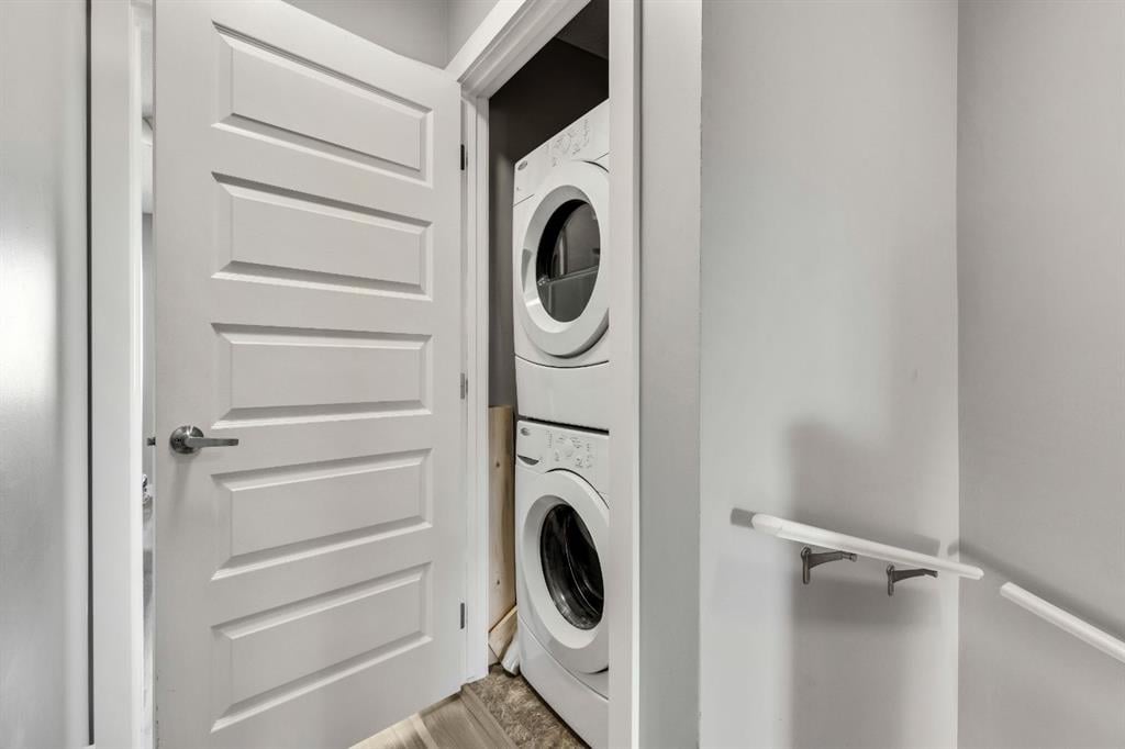 220 Mckenzie Towne - Thumbnail 2