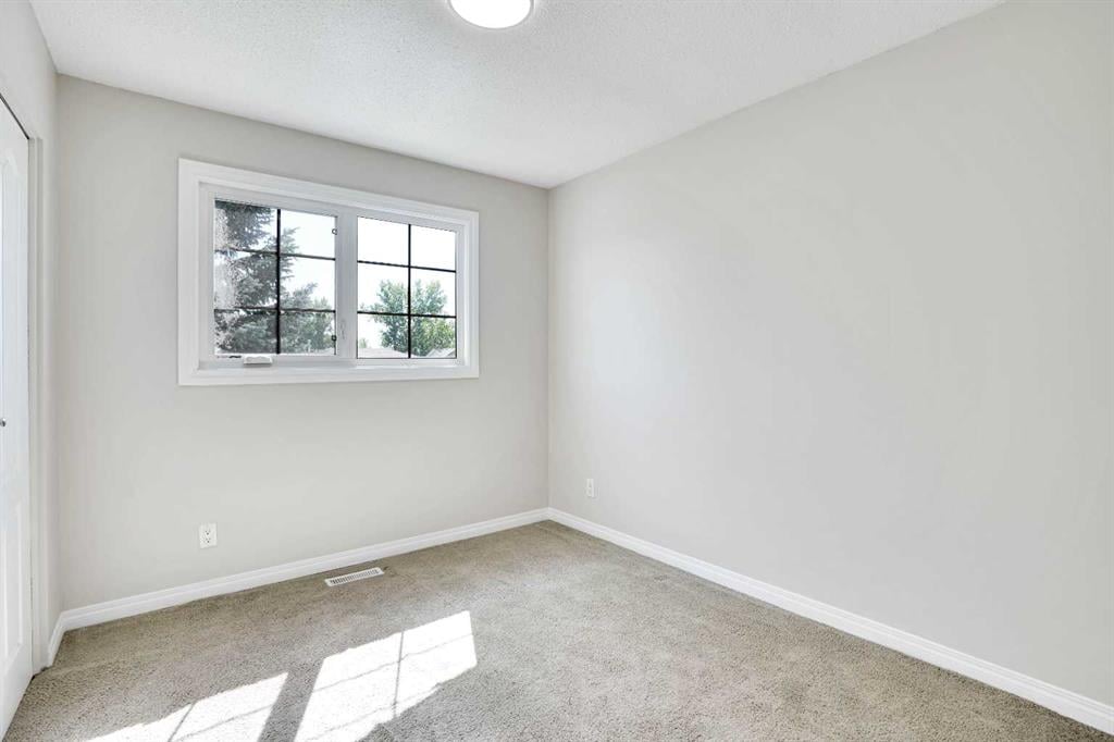 524 Whitehorn - Thumbnail 5