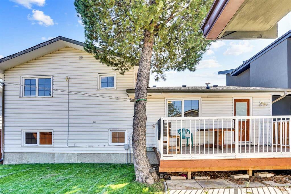 524 Whitehorn - Thumbnail 2
