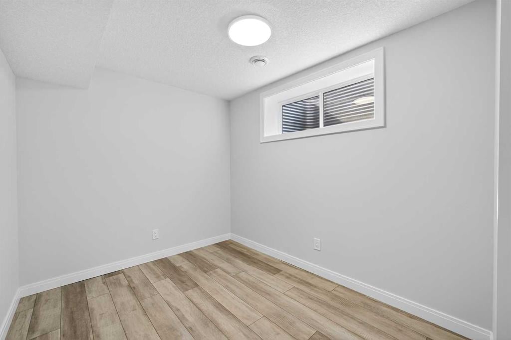 405 Wentworth - Thumbnail 3