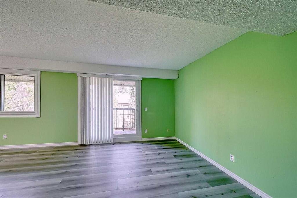 2200 Woodview - Thumbnail 2