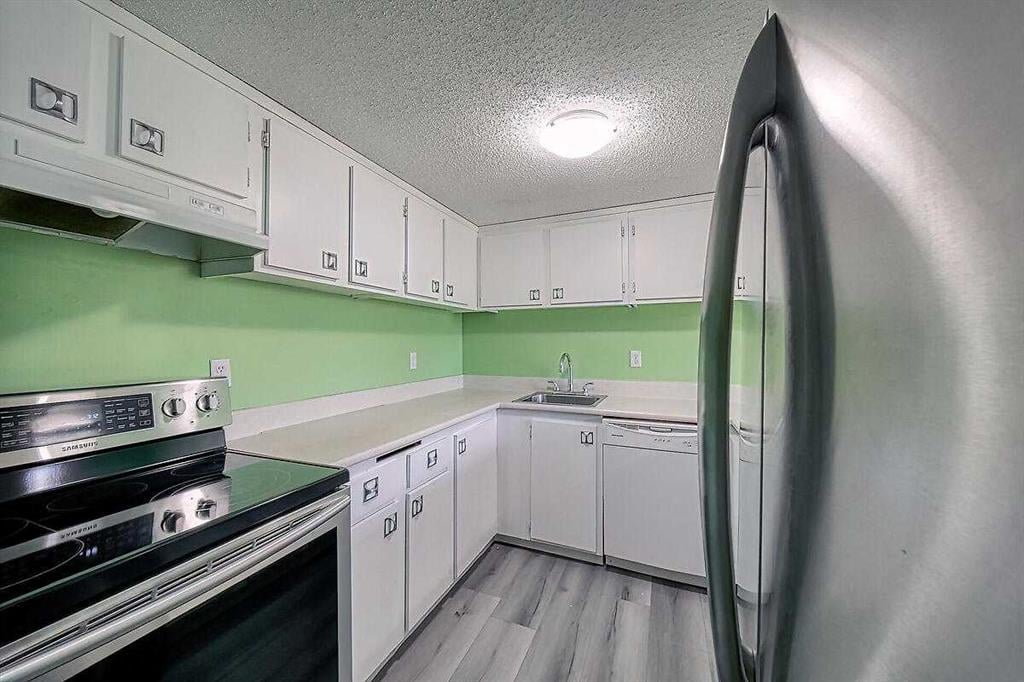 2200 Woodview - Thumbnail 7