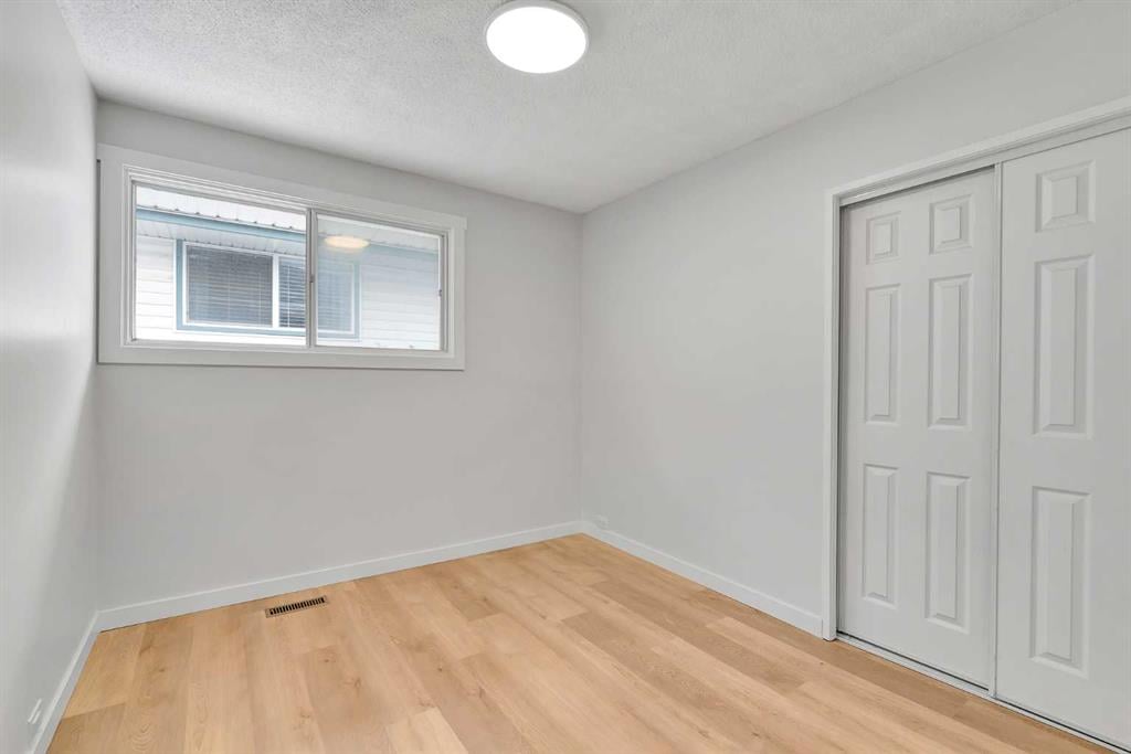 300 Sackville - Thumbnail 2