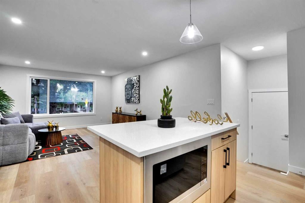 903B Queensland - Thumbnail 4