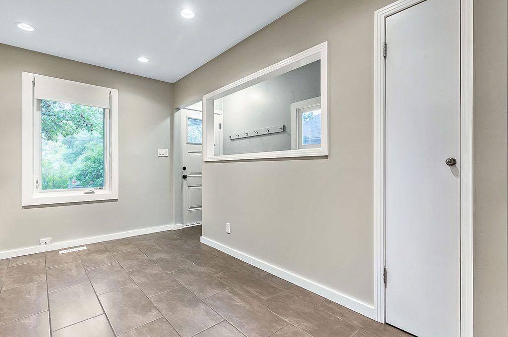 906 Rundle - Thumbnail 5