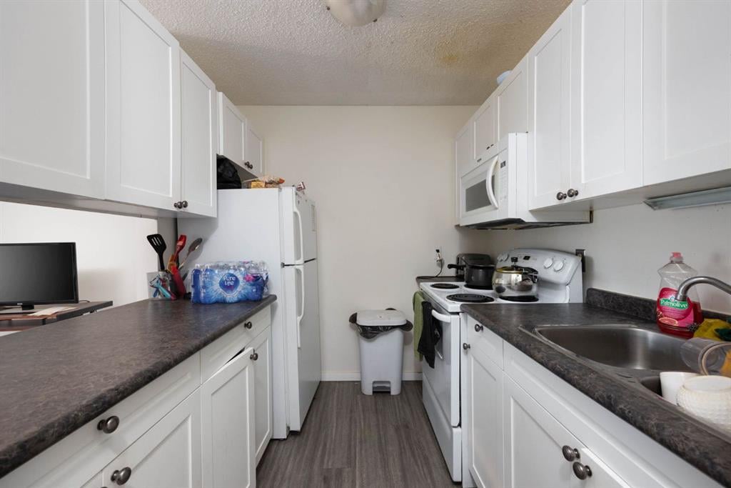 14921 Macdonald - Thumbnail 5