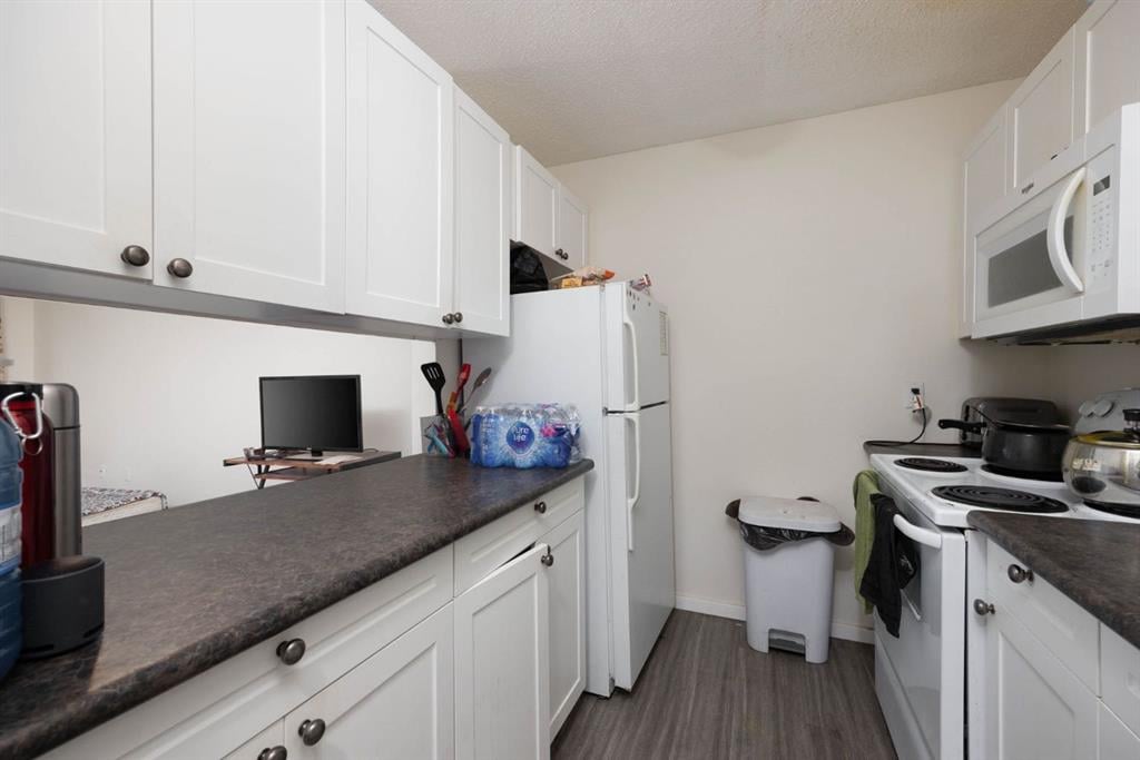 14921 Macdonald - Thumbnail 8