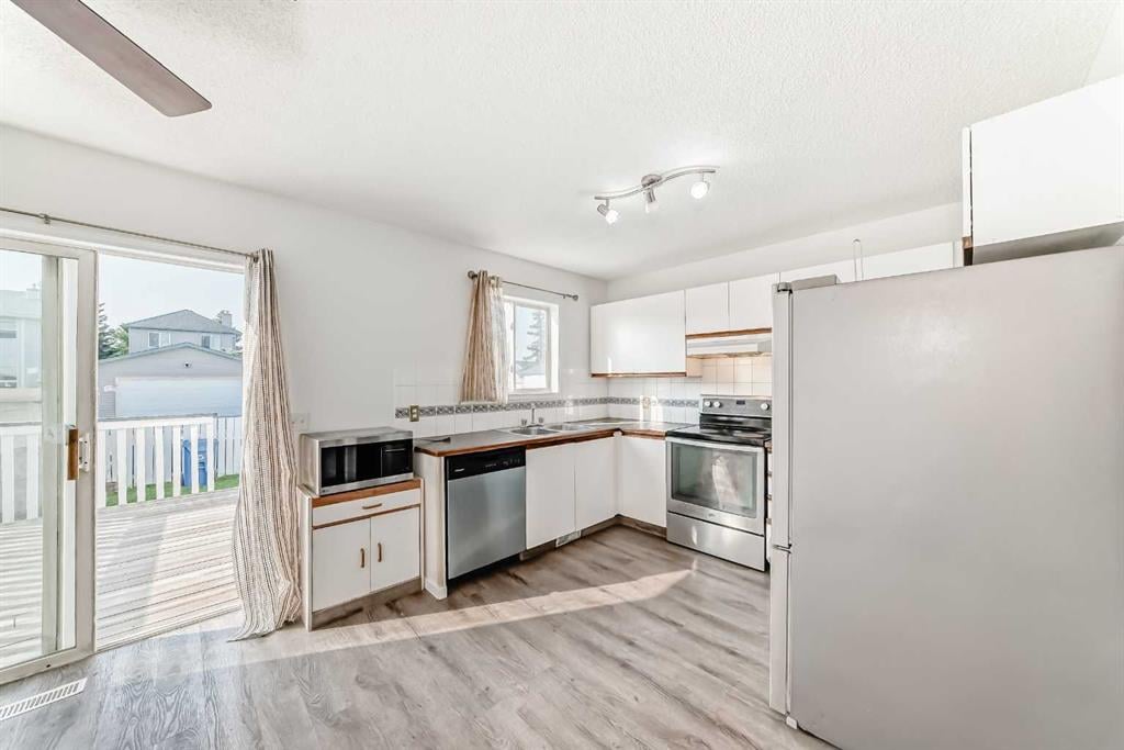 5215 Martin Crossing - Thumbnail 2