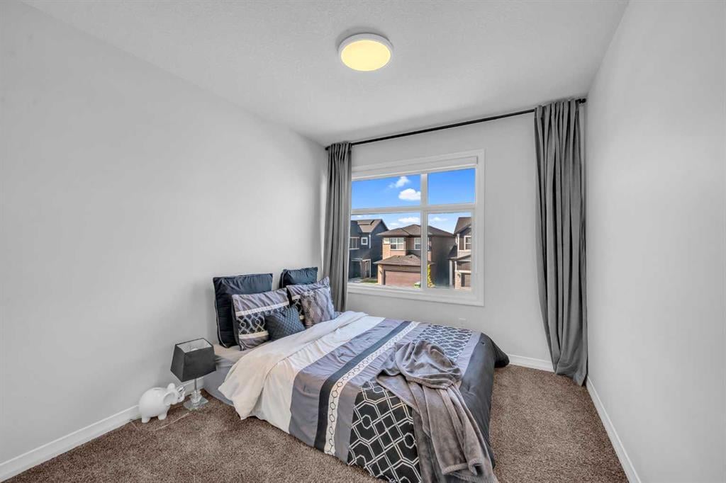 313 Corner Meadows - Thumbnail 3