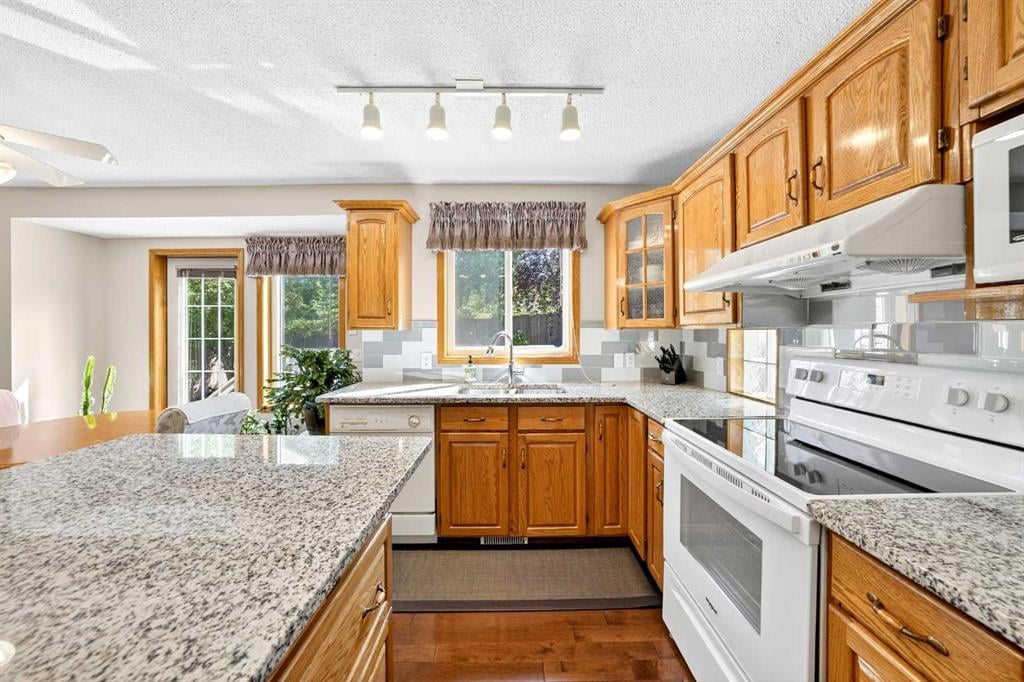 9200 Edgebrook - Thumbnail 7