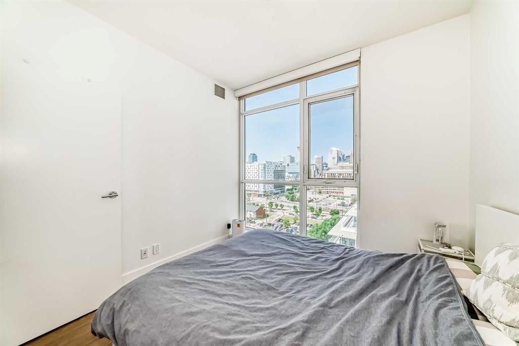 550 Riverfront - Thumbnail 5