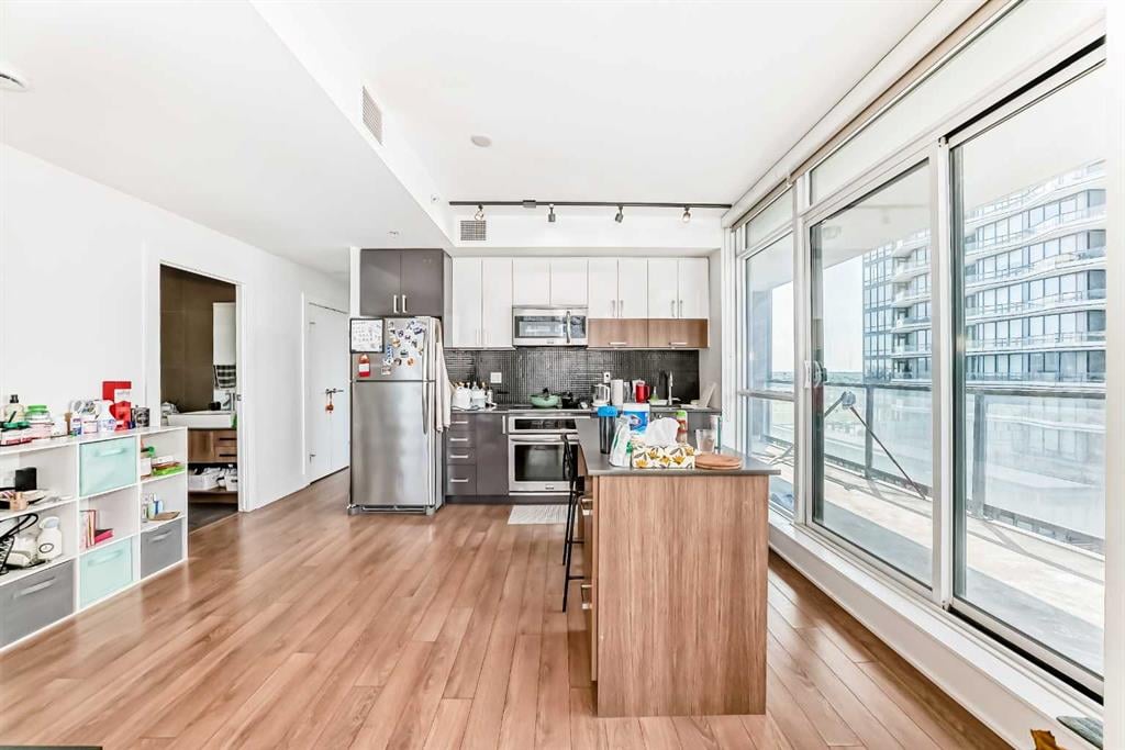 550 Riverfront - Thumbnail 6