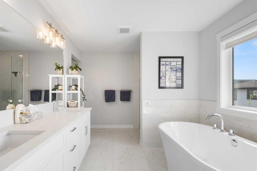 246 West Grove - Thumbnail 2