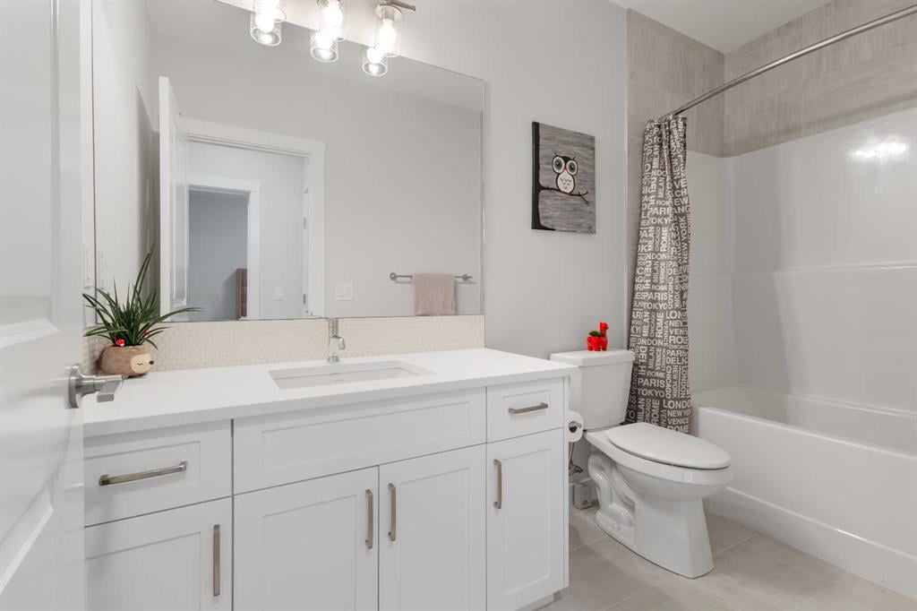 246 West Grove - Thumbnail 3