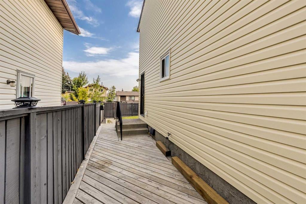 1028 Berkley - Thumbnail 4