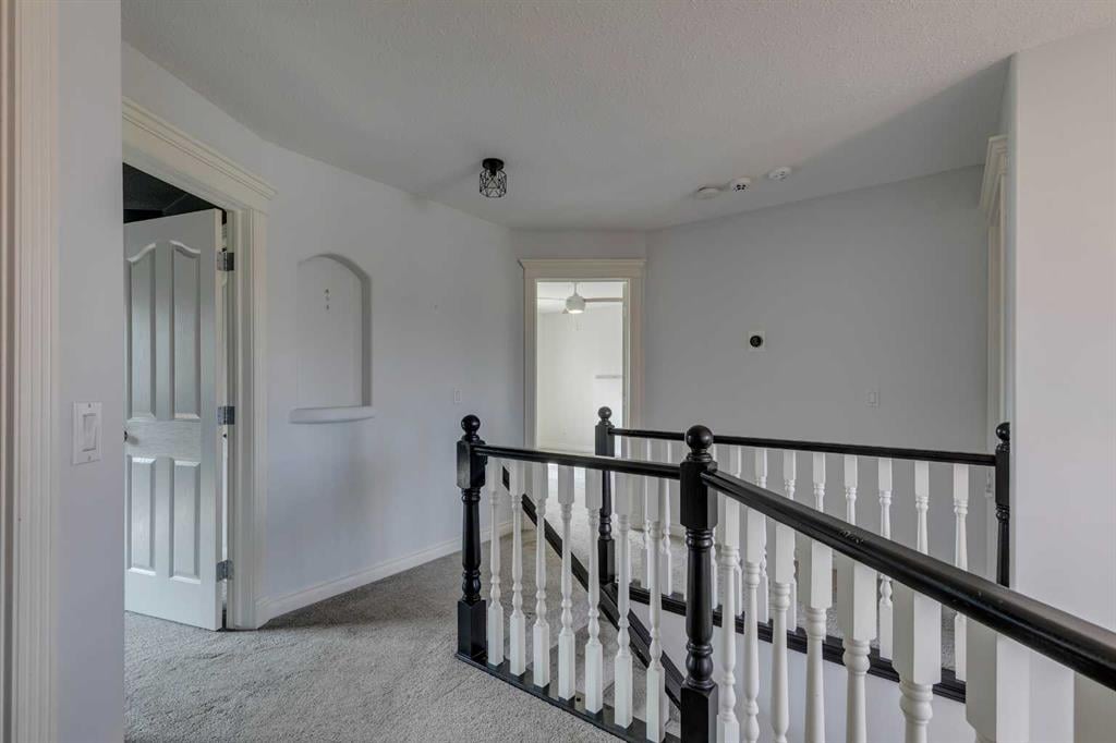 1374 Strathcona - Thumbnail 3
