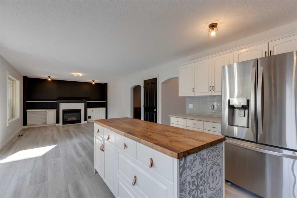 1374 Strathcona - Thumbnail 4