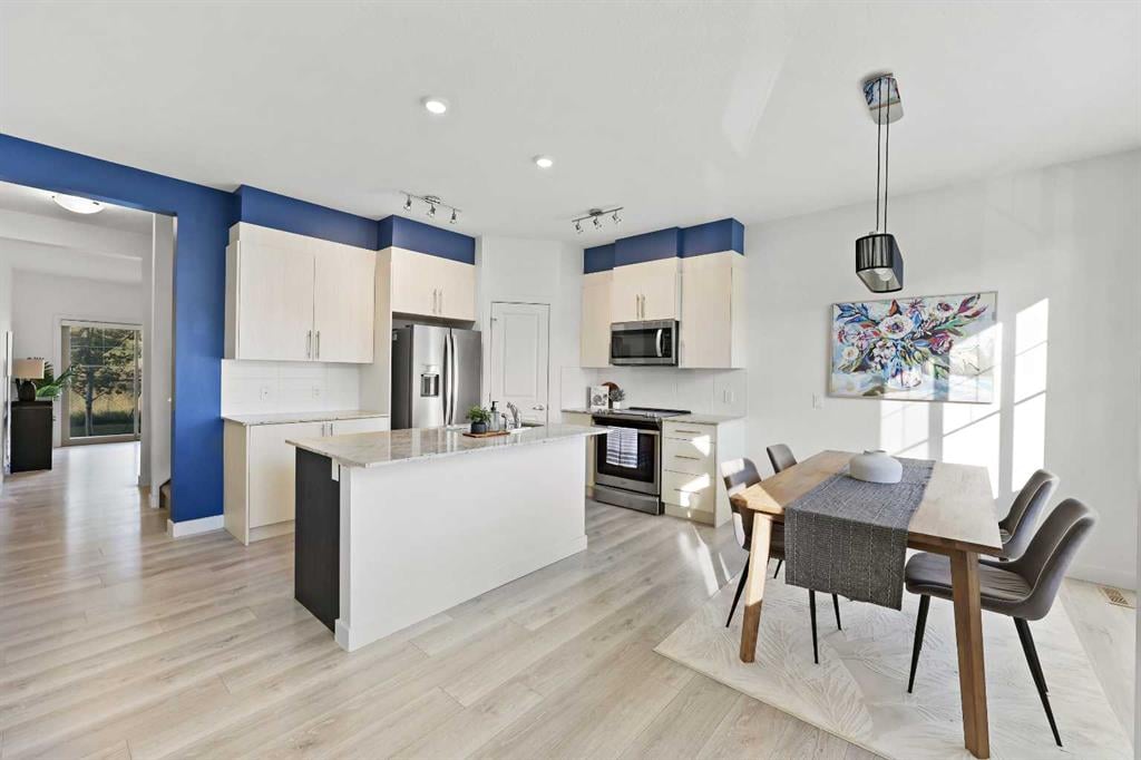 229 Sage Hill - Thumbnail 1
