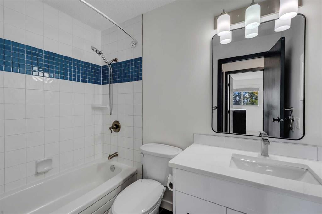 200 Shawnessy - Thumbnail 2