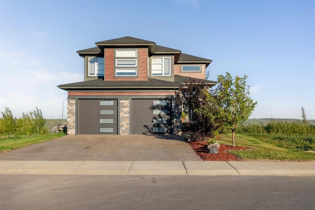 241 Diamondstone - Thumbnail 1