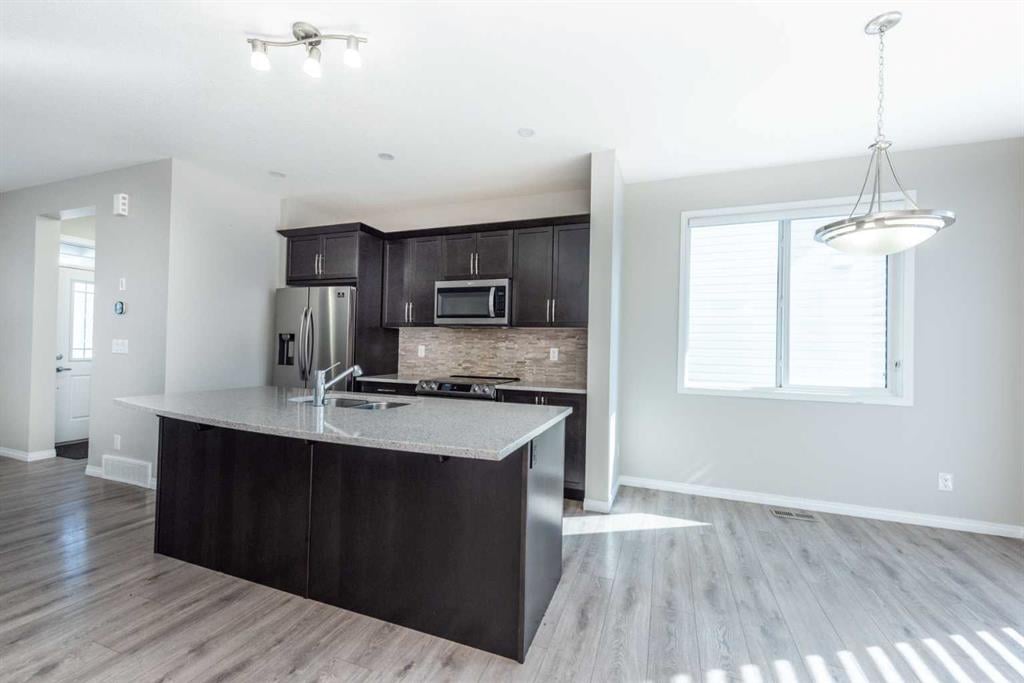324 Carrington - Thumbnail 8