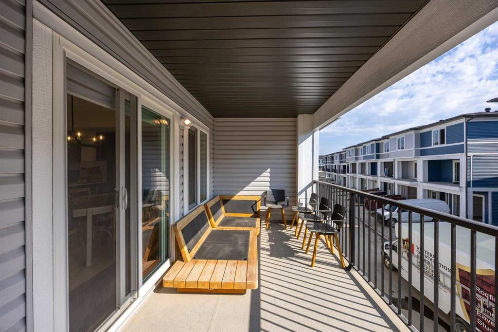 182 Belmont - Thumbnail 4