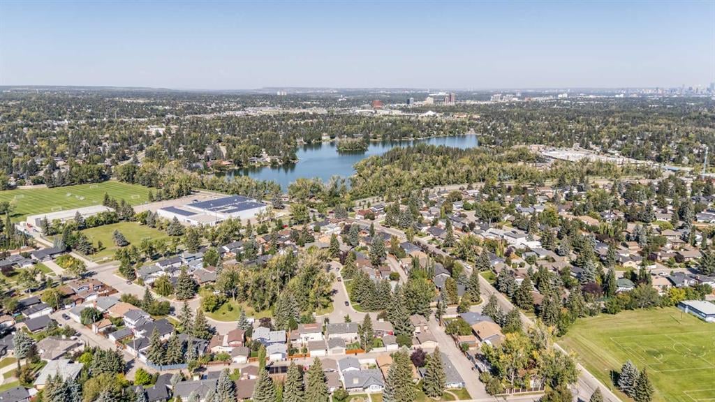 1548 Lake Twintree - Thumbnail 2