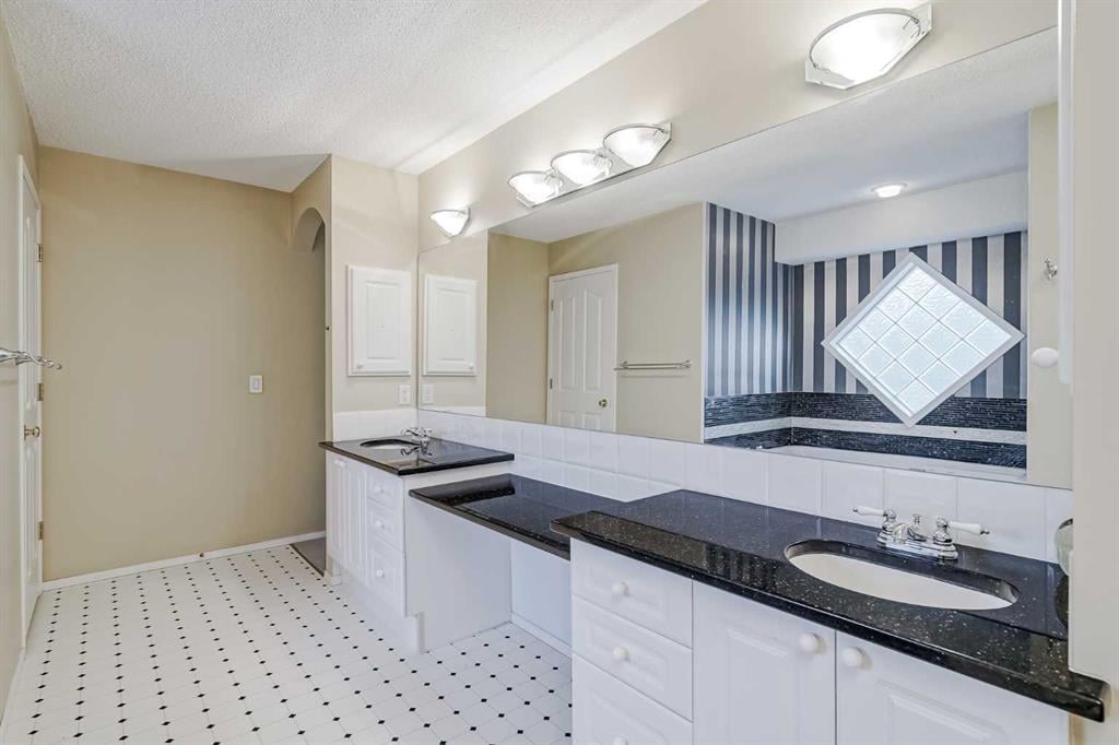 375 Douglas Glen - Thumbnail 5