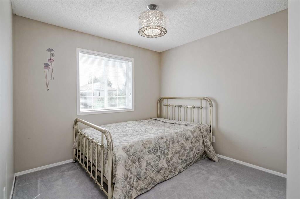 375 Douglas Glen - Thumbnail 2