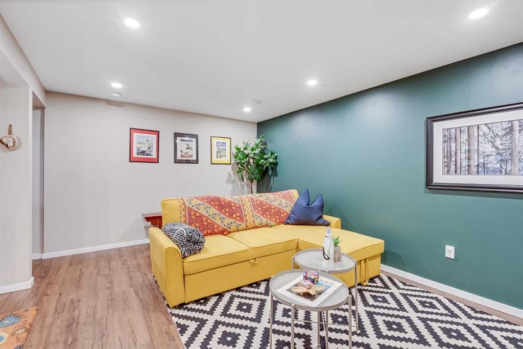 330 Canterbury - Thumbnail 7
