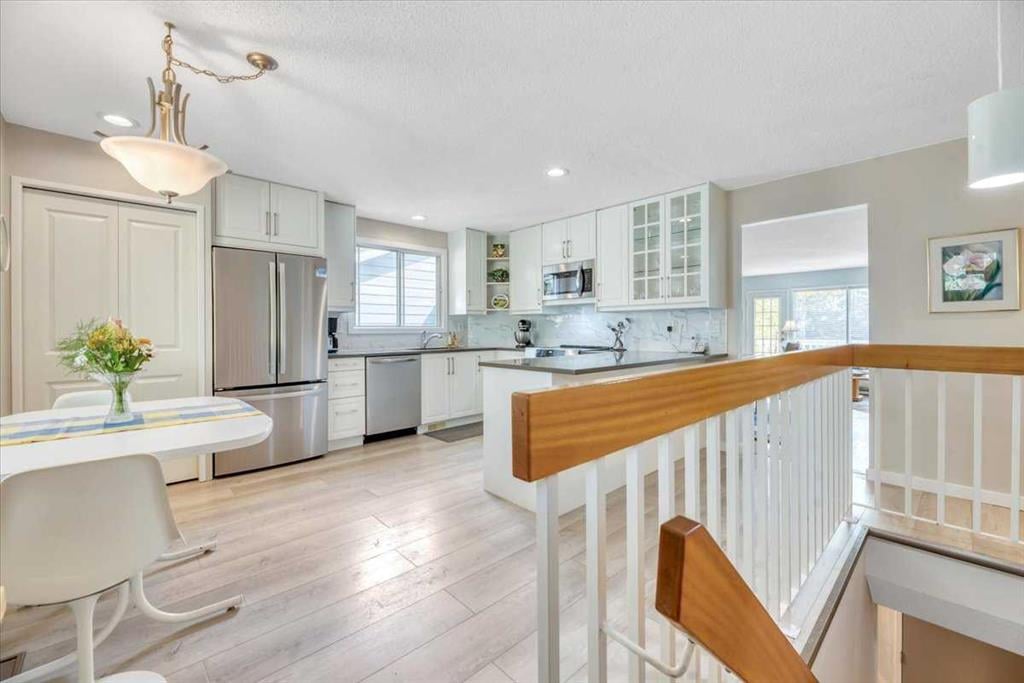 488 Strathcona - Thumbnail 4